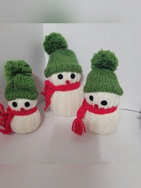 Source Unknown Knit Snowman Family Decor - White, Green & Red. Set Of 3